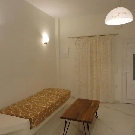 Triena Apartment *