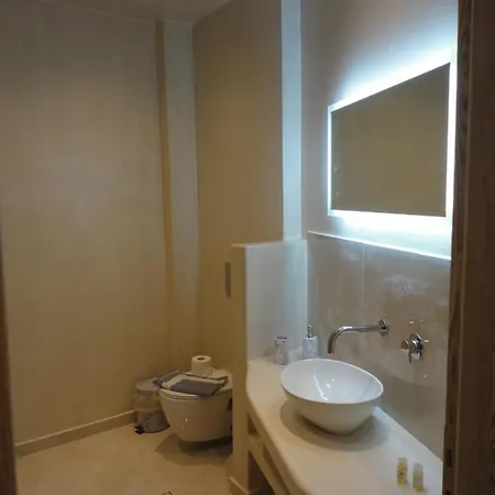 Triena Apartment *