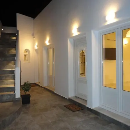 Triena * Fira (Santorini)