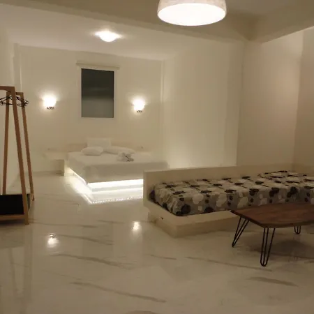 Triena Apartment Fira (Santorini)