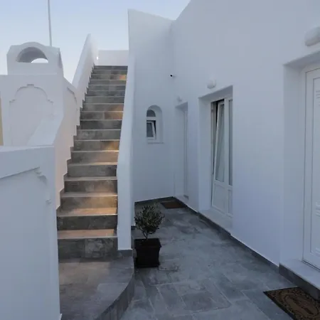 Triena Lägenhet Fira (Santorini)
